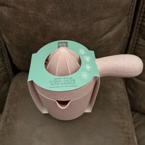 Pink speckled Citrus Juicer with Handle BPA free